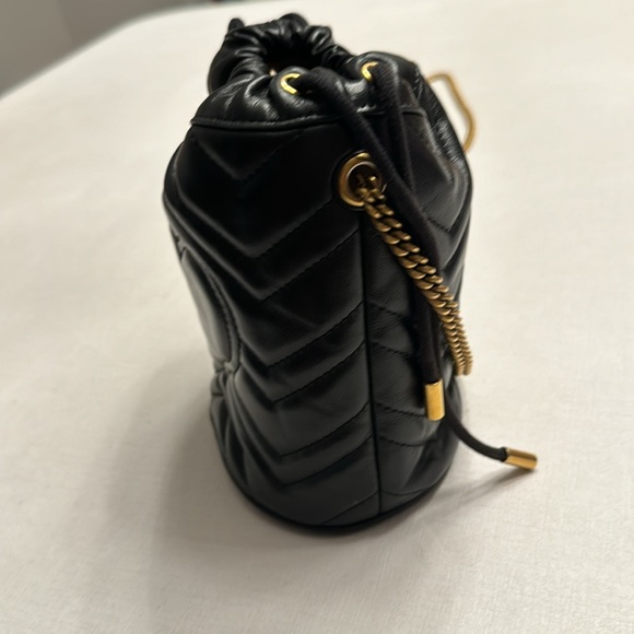 Gucci GG Mormont Bucket Bag Black - Picture 7 of 16